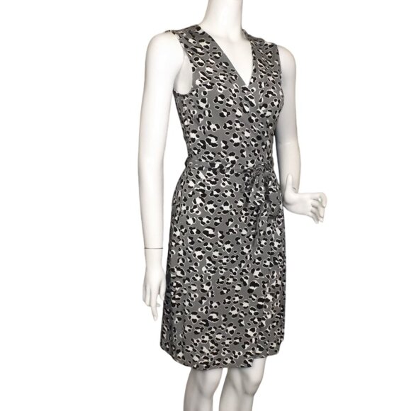 DIANE VON FURSTENBERG Wrap Dress, 8, New Yatzi Short, Spotted Floral Cat, Grey - Picture 5 of 16